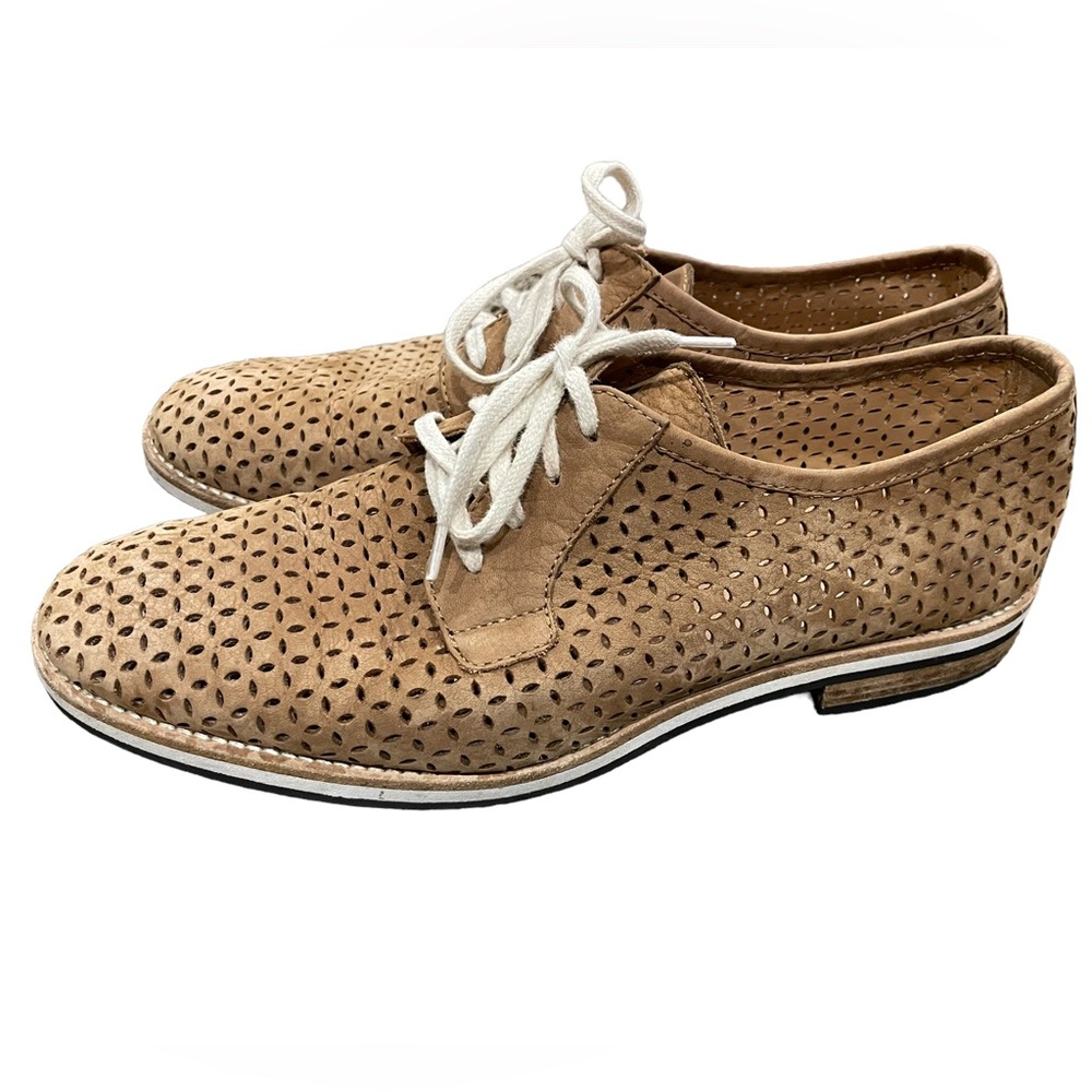 Aquatalia Russell & Bromley suede perforated tan shoes size 40!